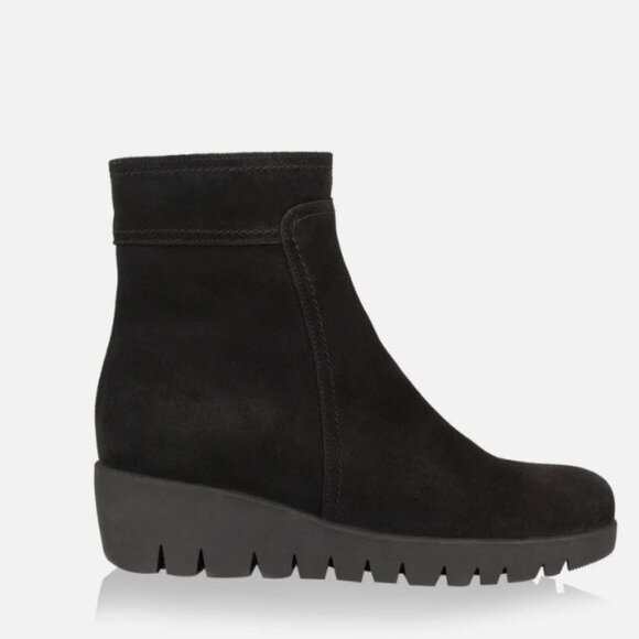 La Canadienne Women’s TOKEN Suede Waterproof Wedge Bootie – Black – Size 6 - Picture 9 of 10